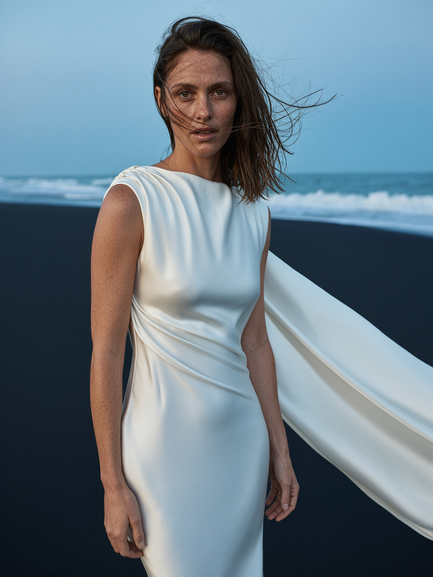 Wan 2.7 Image Pro: Editorial fashion portrait